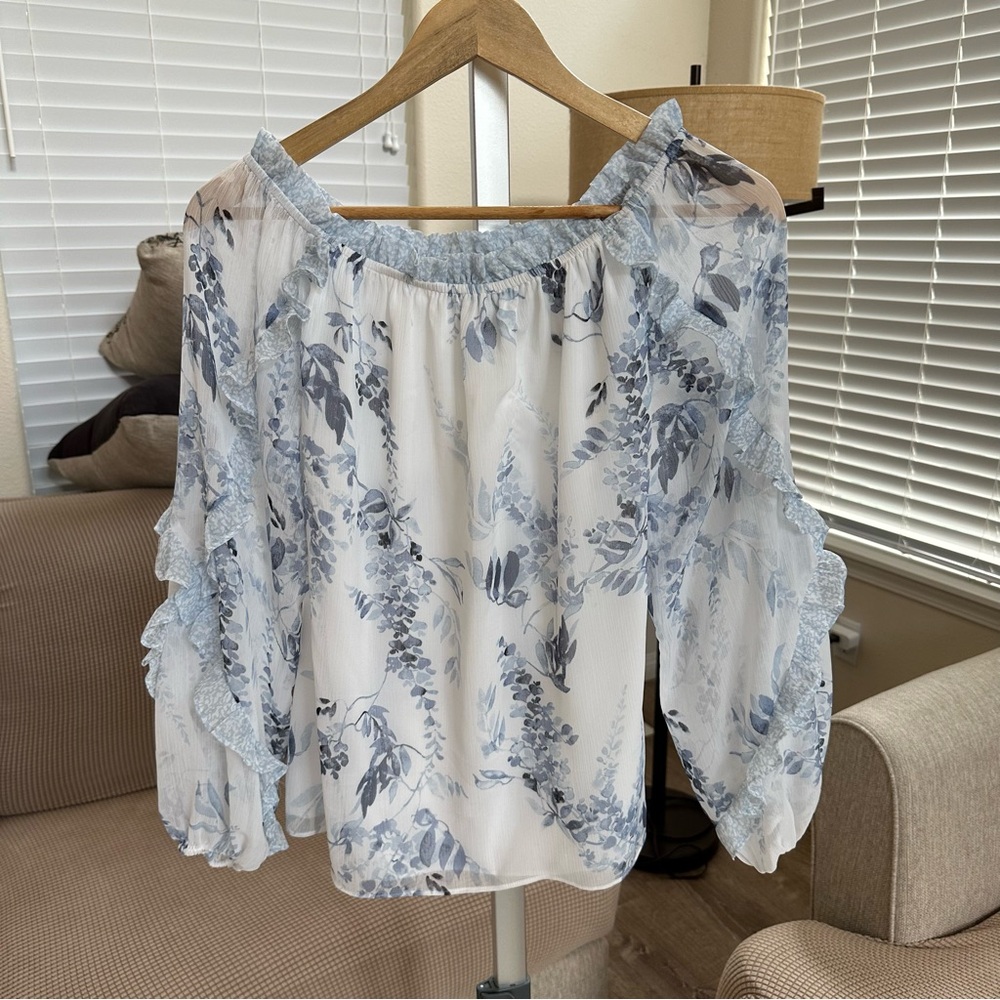 White House Black Market White and Light Blue Floral Off-Shoulder Blouse